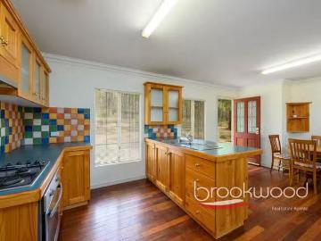 For Rent! 2 Dunham Glen, Wooroloo, WA 6558