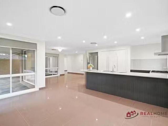 Deal! 2 Hude Place, Stanhope Gardens, NSW 2768