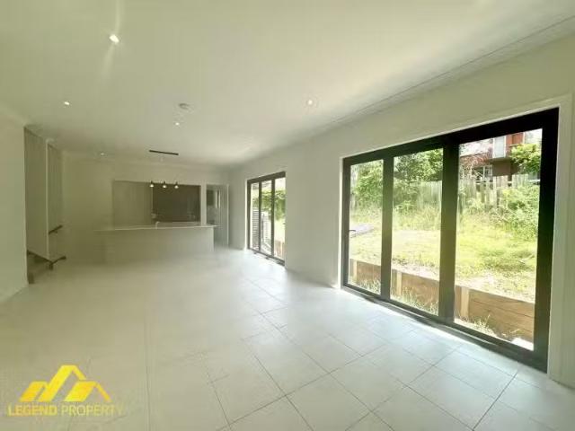 Cheap 2 Lawrence Street, West Ryde Townhouse for rent Listed.