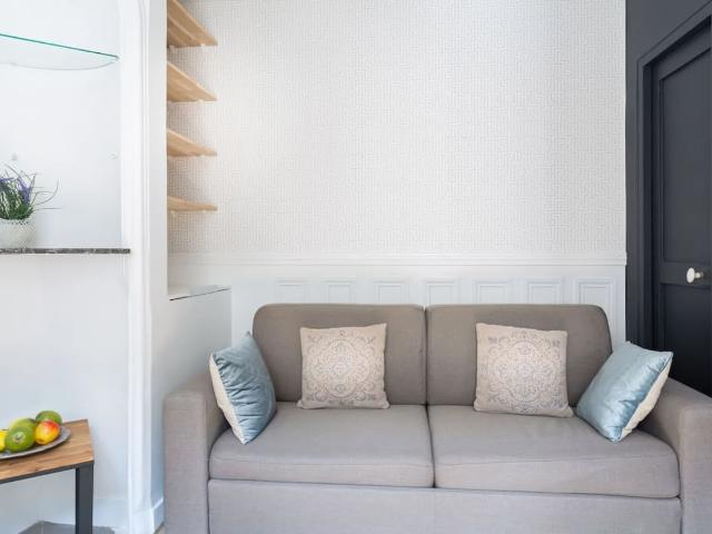 Charming 2 room apartment in the heart of the 9th arrondissement, Paris Amsterdam Apartments for Rent