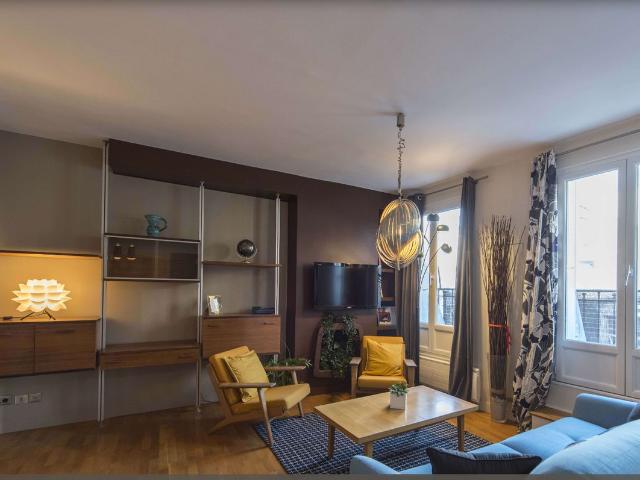 Charming 2 Room Apartment in the Heart of the City, Paris Amsterdam Apartments for Rent