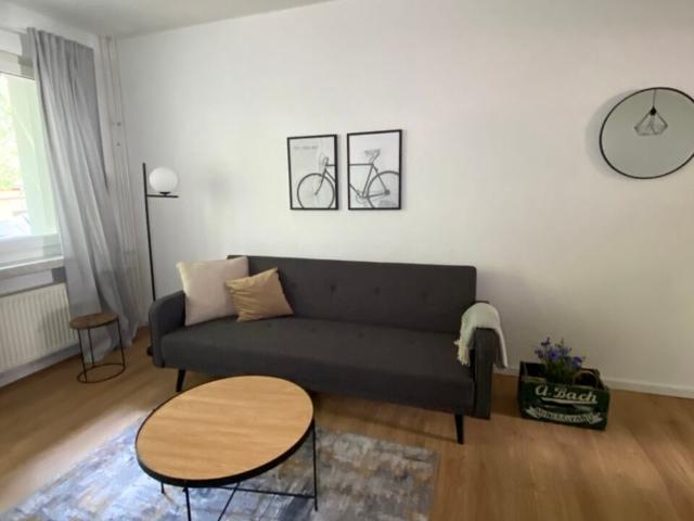 Charming 2 Room Apartment with Balcony in Berlin Oberschöneweide