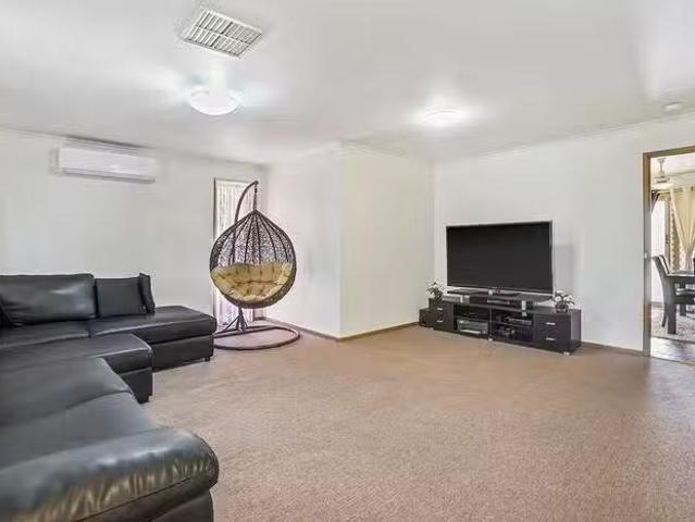 Nice 2 Talina Close, Hoppers Crossing, VIC 3029