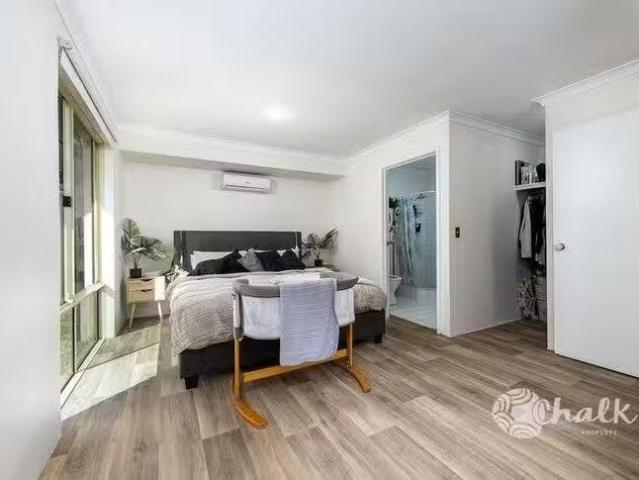 Charming 2 Woodlark Close, Waikiki, WA 6169