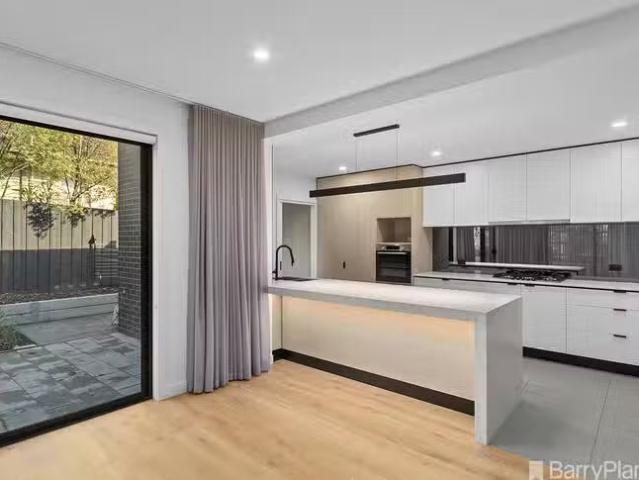 Deal! 2A Tintern Avenue, Bayswater North, VIC 3153
