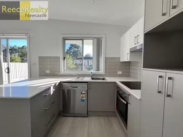Just in! 2A Albatross Avenue, Cameron Park, NSW 2285