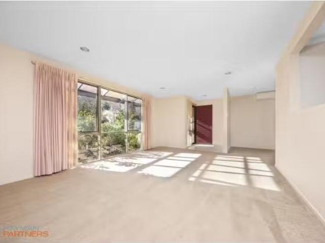 Just in! 2A Corrigan Place, Isaacs House for rent Listed by A.