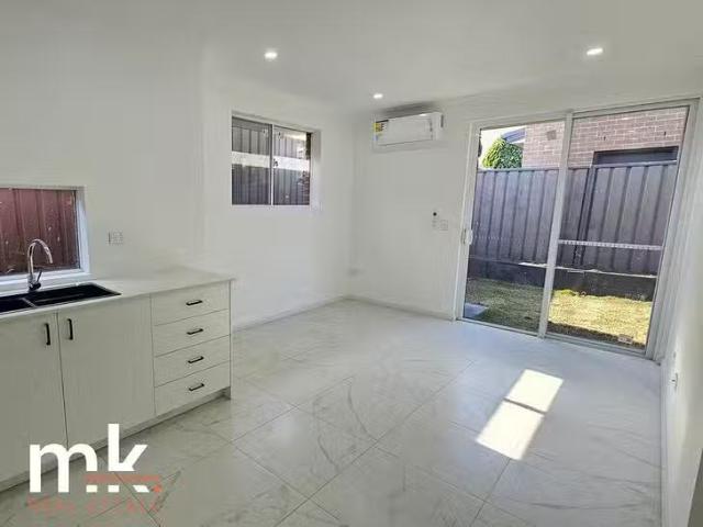 Nice 2A Jordan Place, Kearns, NSW 2558