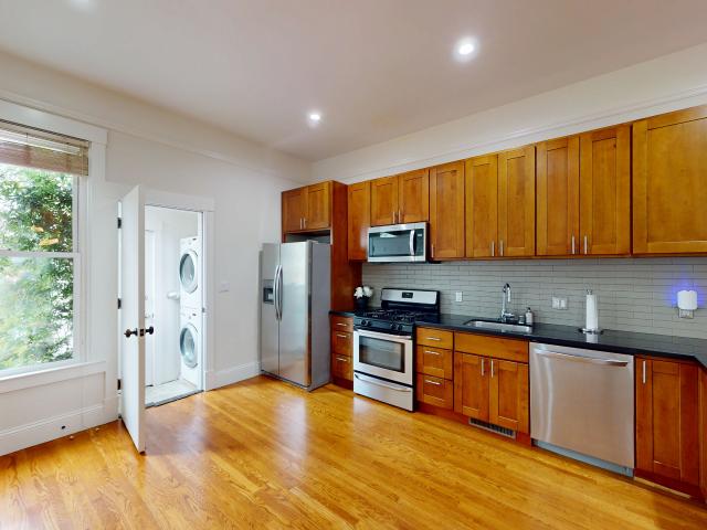 Charming 2BR/2BA with In Unit Laundry in Haight Ashbury