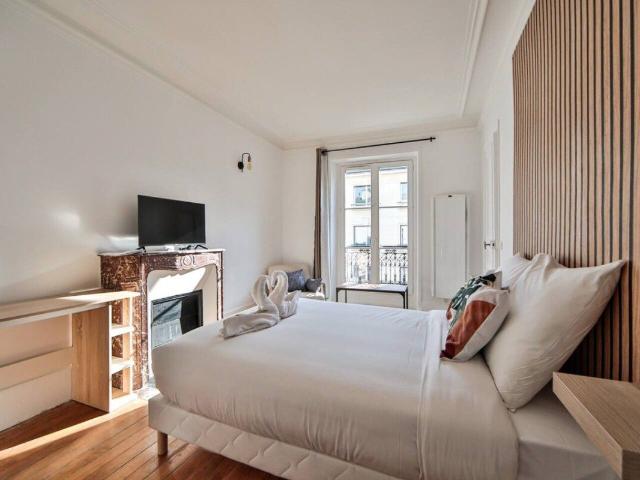 Charming 2BR Apartment in the 5th Arrondissement with AC and Mobility Lease