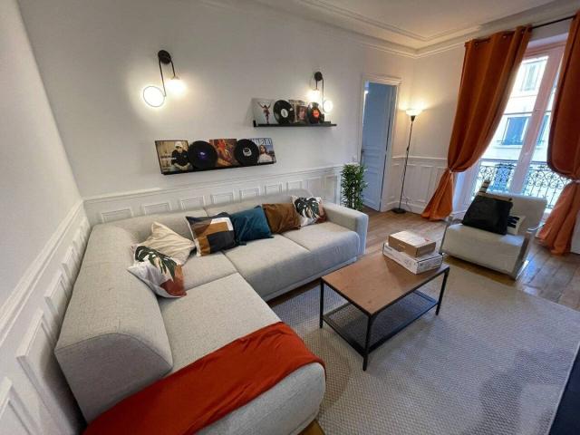 Charming 2BR Apartment in the 5th Arrondissement with AC and Mobility Lease, Paris Amsterdam Apartments for Rent