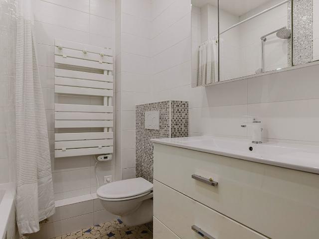 Charming 2BR Paris Apartment Ready to Move In!, Paris Amsterdam Apartments for Rent