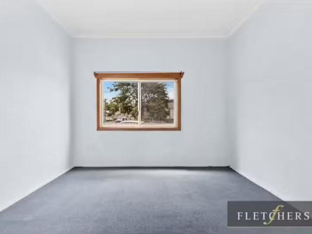 Charming 33 West Street, Wollongong House for rent Listed by.