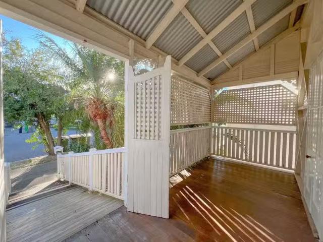 New 33 Burlington Street, EAST BRISBANE, QLD 4169 House for.