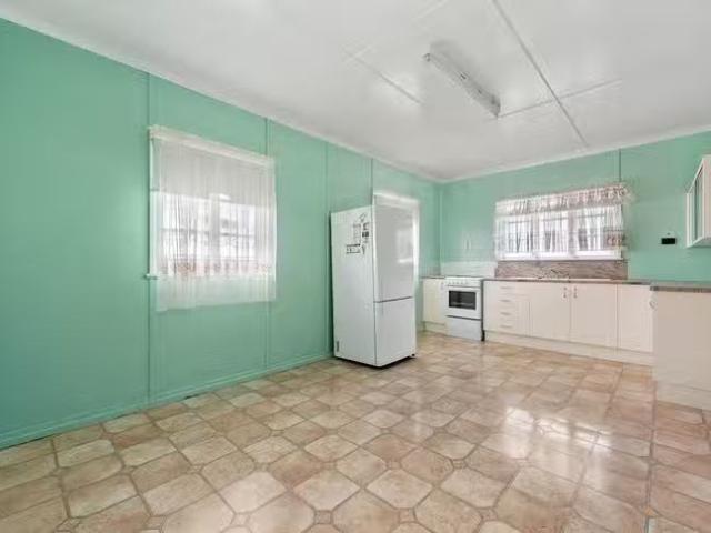 Cheap 33 Hardiman Street, Woody Point, QLD 4019