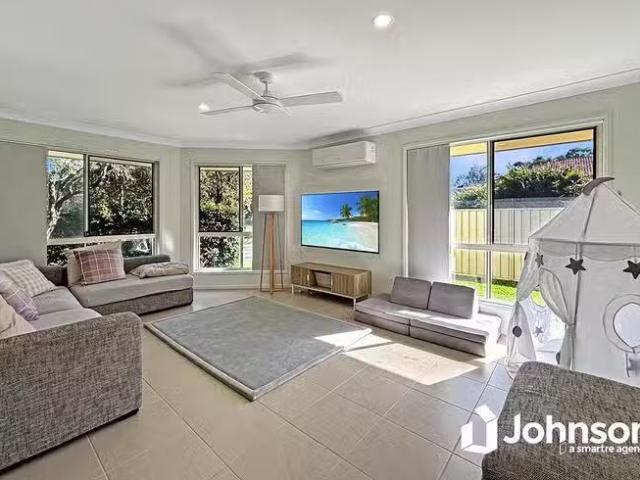 Just in! 33 Olsen Crescent, Wakerley, QLD 4154