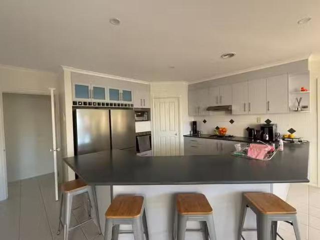 Cozy 33 Prestige Avenue, Bell Park, VIC 3215 House for Rent