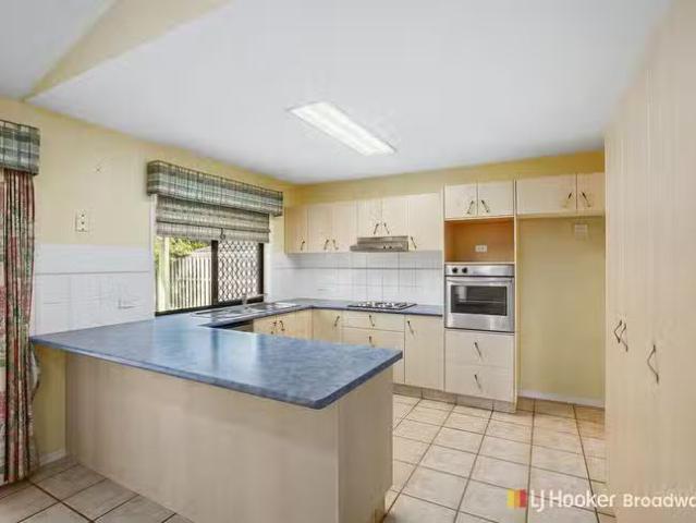 Rental! 33 Santa Isobel Boulevard, Pacific Pines, QLD 4211