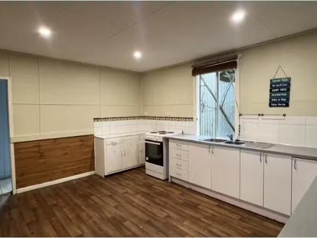 Cheap 33 Spring Street, South Grafton House for rent Listed b.