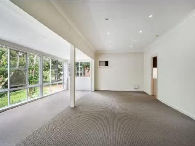 Just in! 33 Staff Street, Wollongong House for rent Listed by.