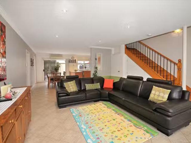 Cheap 33A Fawkner Crescent, Keilor East, VIC 3033
