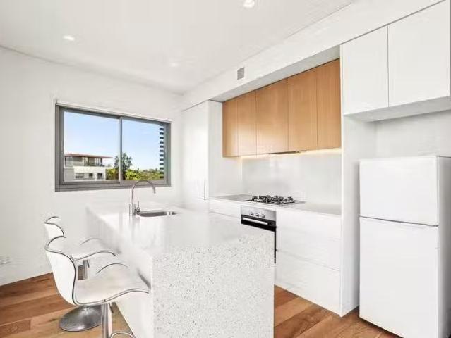 Charming 301/1 5 Solarch Avenue, Little Bay, NSW 2036