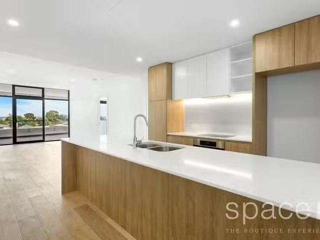 Charming 302/22 Kearns Crescent, Ardross, WA 6153