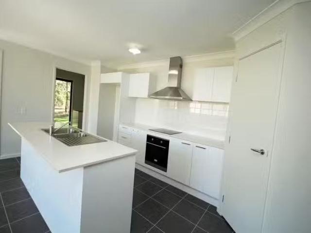 Nice 30 Directors Circuit, Jones Hill, QLD 4570