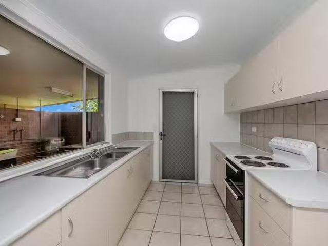 Cozy 30 Egret Crescent, Condon, QLD 4815