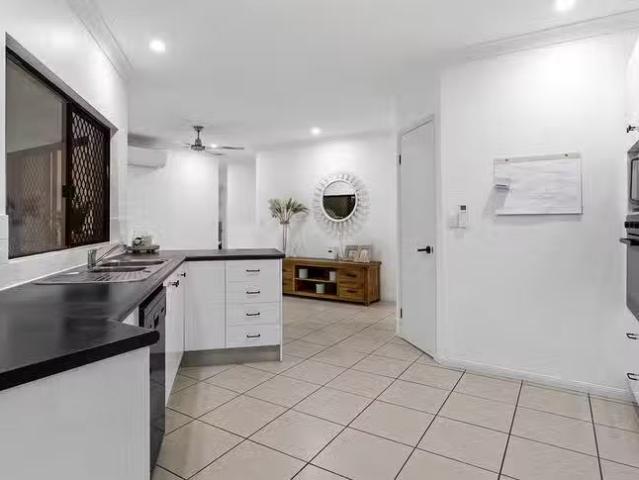 Unique 30 Hideaway Close, Palm Cove, QLD 4879