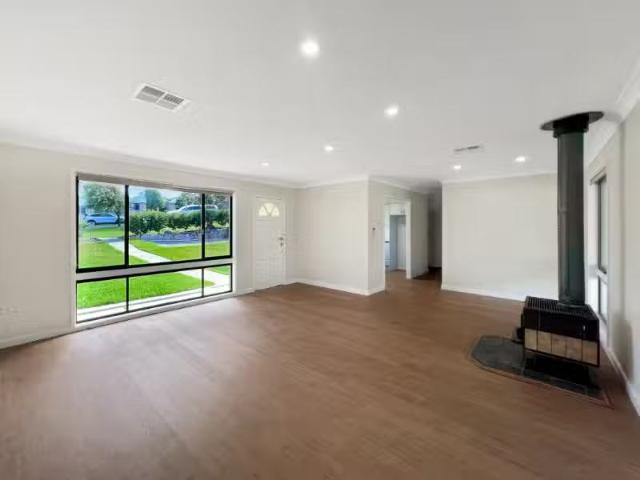 Cozy 30 Hill Street, PICTON House for rent Listed by Jessica.