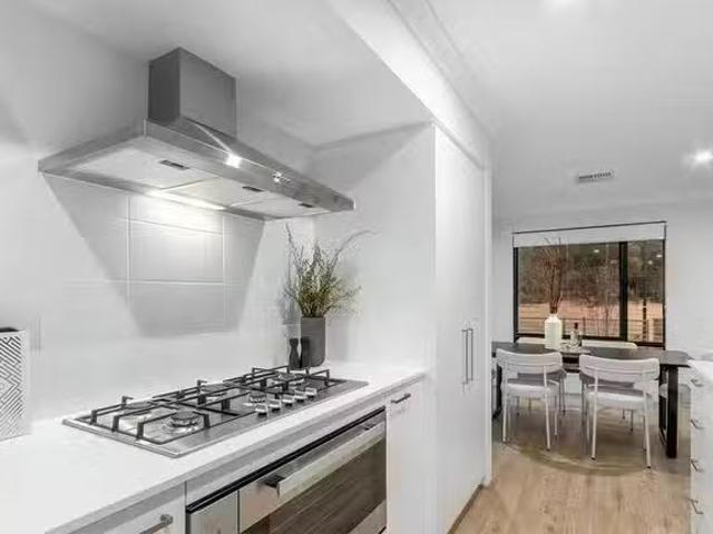 For Rent! 30 Horseshoe Promenade, birdburn Central, WA 6164