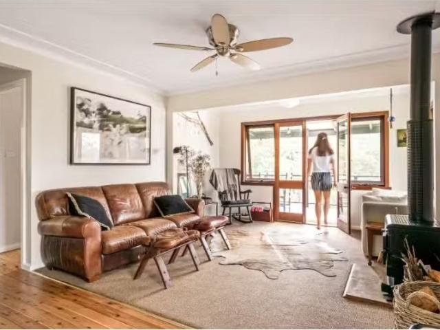 Charming 30 Horsfield Road, Horsfield Bay House for rent List.