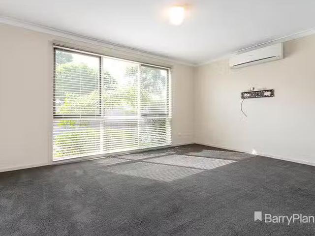 Nice 3/10 Station Street, Officer, VIC 3809