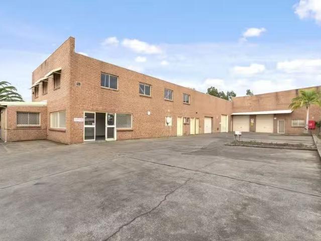 Rental! 3/11 Sunset Avenue, Barrack Heights, NSW 2528 Indust.