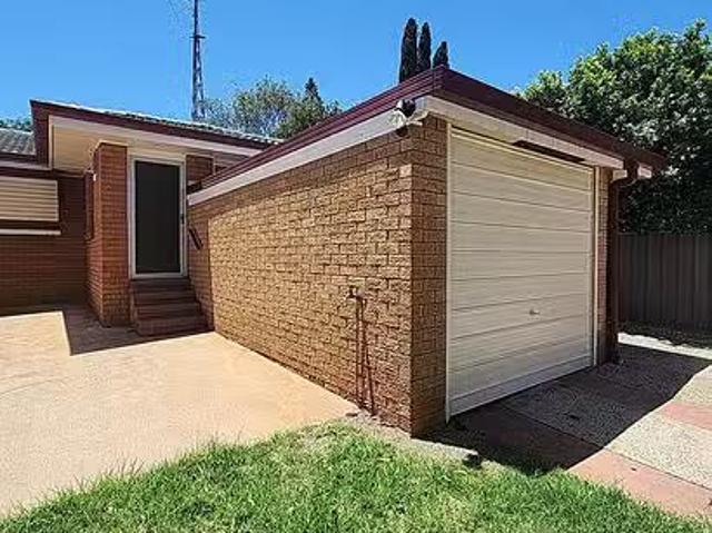 Unique 3/128 Water Street South, South Toowoomba, QLD 4350