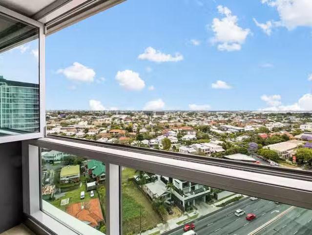 Rental! 31403/2 Harbour Road, Hamilton, QLD 4007