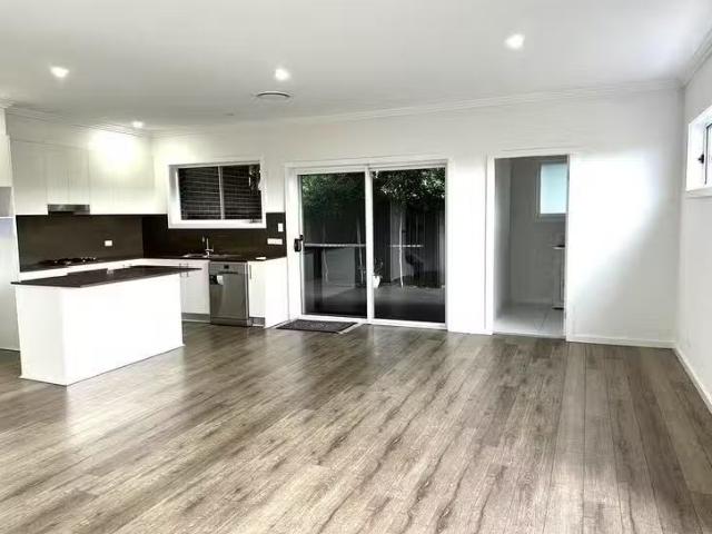 Deal! 3/160 Daintree Drive, Albion Park, NSW 2527