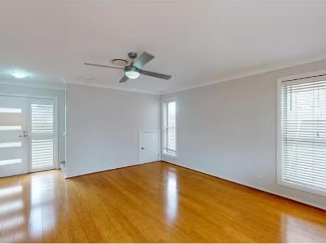 Charming 3/161 Maryland Drive, Maryland Townhouse for rent Li.