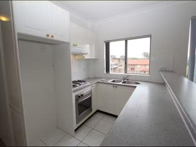 Unique 31/6 12 Hudson Street, Hurstville Apartment for rent L.