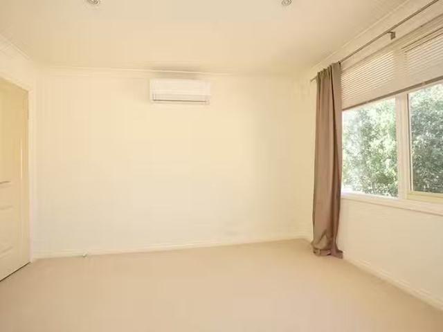 Deal! 3/184 Lower Heidelberg Rd, Ivanhoe East VIC 3079