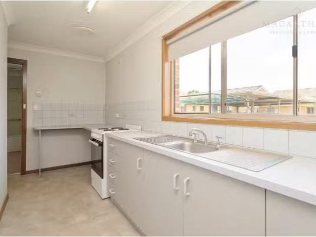 Unique 3/19 Bulolo Street, Ashmont House for rent Listed by L.