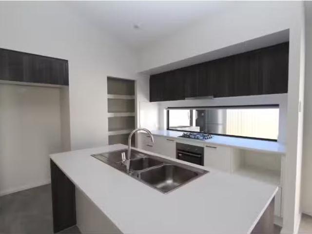 Rental! 31 Bartholomew Way, BRAEMAR House for rent Listed by.