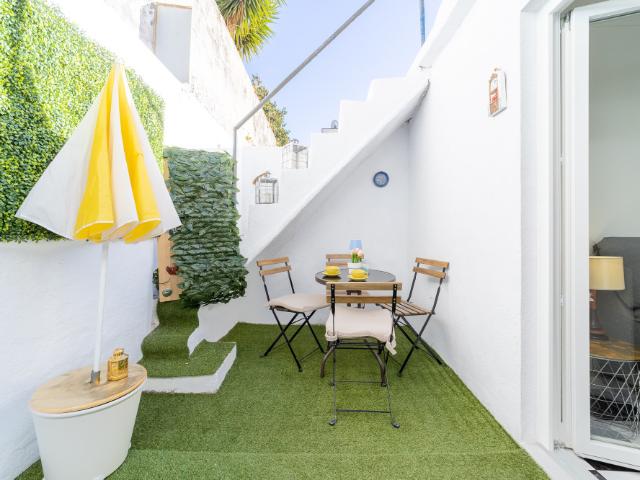 Charming 3+1 bedrooms House with Garden in Lisbon
