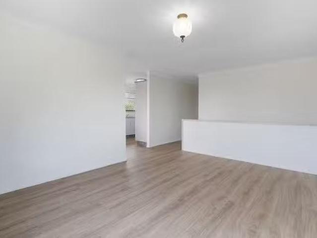 Deal! 31 Chauvin Street, Robertson, QLD 4109