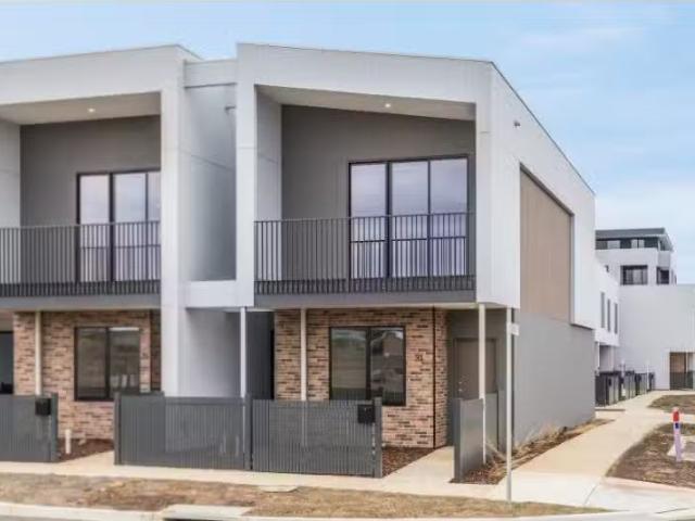 Cheap 31 Navy St, Mount Duneed Townhouse for rent Listed by R.