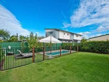 Just in! 31 School Street, Hendra, QLD 4011