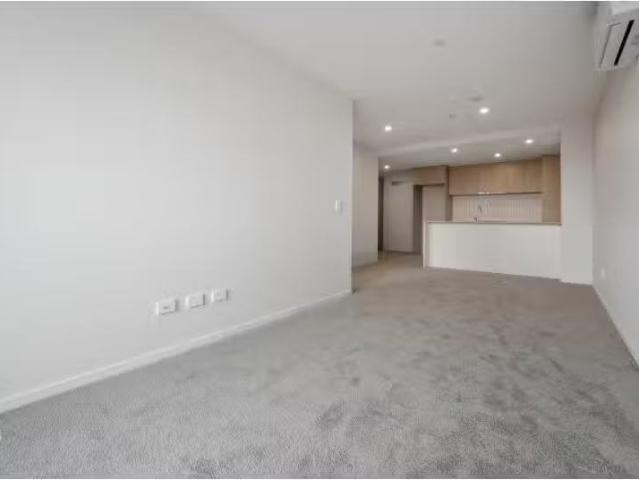 Unique 320/335 Anketell Street, Greenway Apartment for rent L.