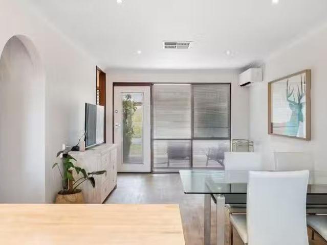 Cozy 3/24 Sorrento Street, North Beach, WA 6020