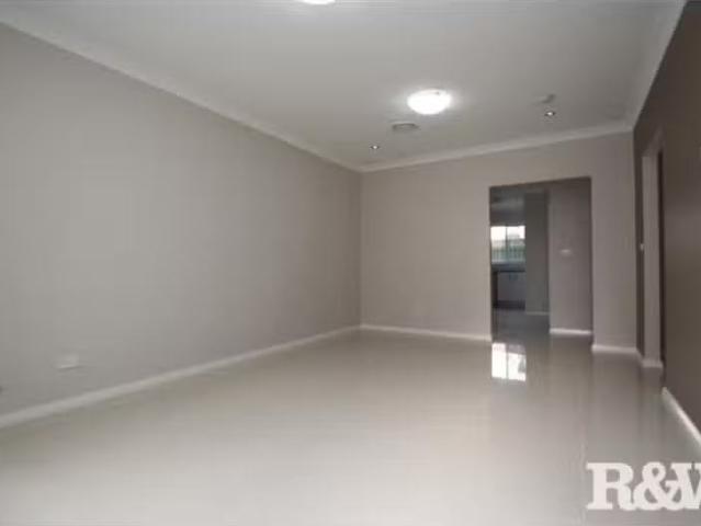 Nice 3/28 Ramona Street, QUAKERS HILL Townhouse for rent List.